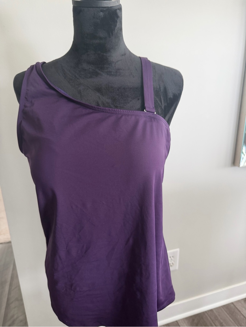 NEW SWIMSUIT TOP Women's One-Shoulder Purple Tank Top.
#141